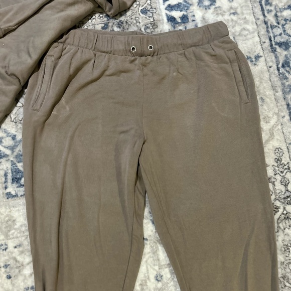 Workshop Republic Clothing Quarter-Zip Lounge Set - Picture 5 of 10